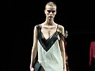 Haider Ackermann, kreativní �editel zna�ky Tom Ford, v kolekci pro sezonu...