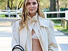 Trend viditelných podprsenek si oblíbily i celebrity. Italská influencerka a...