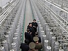Severokorejský v�dce Kim �ong-un nav�t�vuje za�ízení na výrobu jaderného...