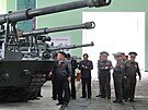 Severokorejský v�dce Kim �ong-un nav�t�vuje zbrojovku. (6. kv�tna 2026)