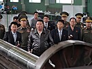Severokorejský v�dce Kim �ong-un nav�t�vuje zbrojovku. (6. kv�tna 2026)