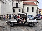 DeLorean DMC-12 (1981) � Dal�í z tradi�ních ú�astník� setinovek, unikátní...