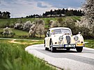 Dal�í Jaguar XK, tentokrát model 140 z roku 1955.