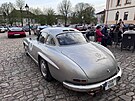 A dal�í nádherný mercedes ze stejné doby, tedy alespo� vizuáln� � replika...