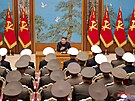 Severokorejský v�dce Kim �ong-un se setkal s veliteli v�ech slo�ek...