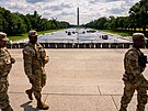 Renovace jezírka u Lincolnova památníku ve Washingtonu pomalu postupuje. (14....