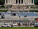 Renovace jezírka u Lincolnova památníku ve Washingtonu pomalu postupuje. (14....