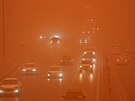 Píse�ná bou�e v iráckém Nad�afu p�ebarvila nebe na oran�ovo. (18. kv�tna 2026)