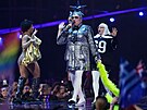 V�rka Ser�u�ka vystoupila spole�n� s bývalými ú�astníky Eurovision Song Contest...