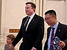Musk na diplomatickém jednání s �ínou podnikl neobvyklé gesto, p�ijel se svým...