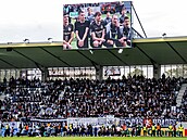 D�kova�ka fotbalist� Hradce Králové po zápase se Slavií.