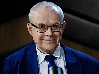 Hostem po�adu Rozst�el je expremiér Vladimír �pidla, který zakládá Novou...