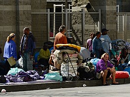 Od roku 1976 je tedy Skid Row m�stkou radnicí �neoficiáln� tolerována. Ne� ji...