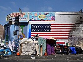 Skid Row le�í jen pár kilometr� od lesku hv�zd na hollywoodském chodníku a...