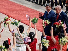 Americký prezident Donald Trump se v Pekingu setkal se svým �ínským prot�j�kem...
