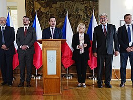 Ministr Petr Macinka p�edstavil sv�j nový ministerský tým poradc�. (13. kv�tna...