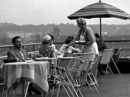 Bruselská restaurace Praha, EXPO 58, terasa v Letenské stráni, ob�erstvení,...