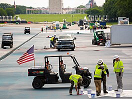 Renovace jezírka u Lincolnova památníku ve Washingtonu pomalu postupuje. (14....
