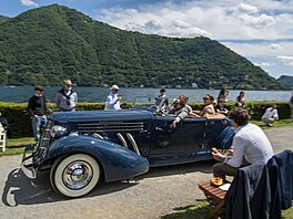 Auburn 852 Supercharged (1936): Evropský �arm s americkým srdcem. Unikátní...