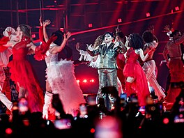 Finálový v�er Eurovision Song Contest 2026 ve Vídni zahájil lo�ský vít�z JJ....