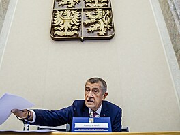 Premiér Andrej Babi� (ANO) p�ed jednáním vlády (11. kv�ten 2026)