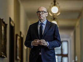 Ministr kultury Oto Klempí� (za Motoristy) p�ed jednáním vlády (11. kv�ten 2026)