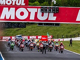 Mistrovství sv�ta superbik� v Most� 2026. Start.