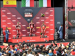 Mistrovství sv�ta superbik� 2026 na automodromu v Most�. Zleva druhý �pan�l...