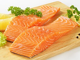 Losos pat�í mezi nejbohat�í b�n� dostupné zdroje omega-3 mastných kyselin EPA...