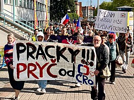 Demonstrace na podporu médíí �Ruce pry� od medií� se uskute�nila v Hradci...