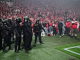 Sobotní utkání Sparty proti Slávii skon�ilo kv�li slávistickým fanou�k�m...