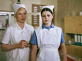 Iva Jan�urová a Andrea �underlíková v seriálu Nemocnice na kraji m�sta (1977)