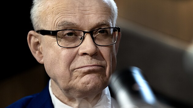 �pidla: V �esku je milion poni�ovan�ch lid�. Odm�t�m je oblbovat jako ostatn� strany