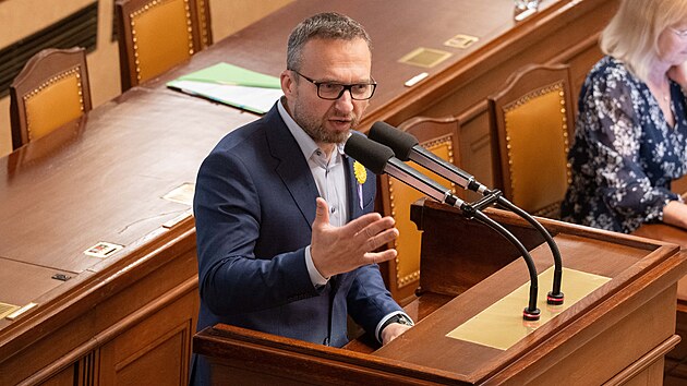 Poslaneck� sn�movna projedn�v� mimo jin� z�kony t�kaj�c� se ve�ejn�ch rozpo�t�. Na sn�mku Marian Jure�ka (KDU-�SL). (13. kv�tna 2026)