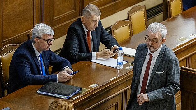 Jedn�n� Poslaneck� sn�movny k vl�dn�mu n�vrhu z�kona upravuj�c�mu vybran� legislativn� normy t�kaj�c� se ve�ejn�ch rozpo�t�. Na sn�mku vpravo Marek Benda (ODS). (15. kv�tna 2026)