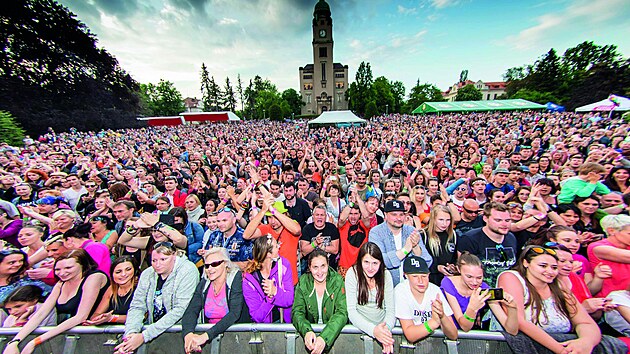 Vezm�te celou rodinu na festival Mezi ploty