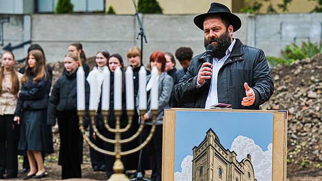 Pietn� setk�n� v m�stech vyp�len� Velk� synagogy v Brn� na n�ro�� P��zovy a Sp�len� ulice, kde archeologov� odkryli z�klady synagogy. (15. kv�tna 2026)