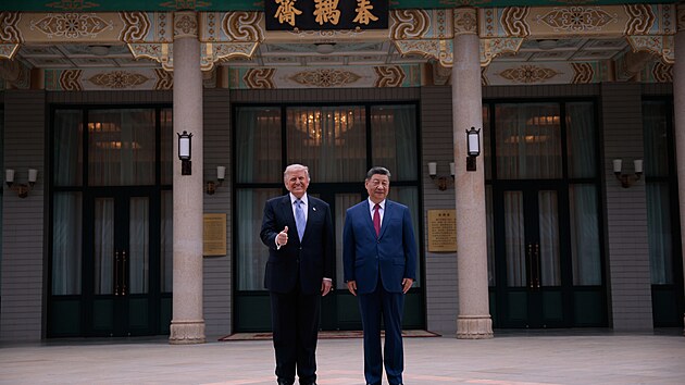 Americk� prezident Donald Trump se v Pekingu setkal se sv�m ��nsk�m prot�j�kem Si �in-pchingem. (15. kv�tna 2026)