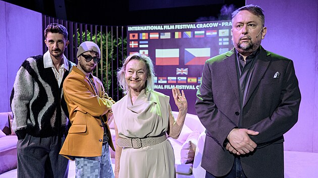 Michal Re�n�, Daniel Malchar, Anna Tomaszewska a, Marek Daniel v inscenaci N�rodn�ho divadla Ne�ekan� v�t�zstv� polsko-�esk� unie ve III. sv�tov� v�lce
