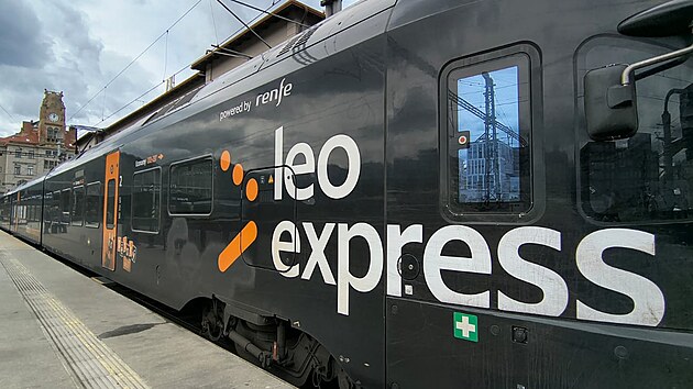 Srovnali jsme ob�erstven� ve vlaku - je lep�� LEO Express nebo RegioJet?
