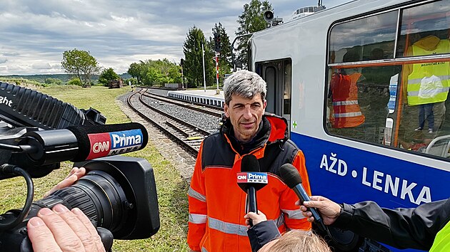 Zbrusu nov� vlakotramvaj od spole�nosti A�D Praha urazila cestu z Brna a� na tra� Kopidlno - Doln� Bousov (14. kv�tna 2026)