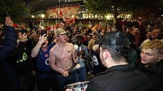 Fanou�ci Arsenalu se chystají na oslavy titulu.