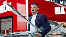 P�i odletu na mistrovství sv�ta v hokeji 2026 si úto�ník mistrovských Pardubic...
