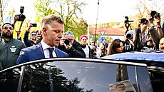 Péter Magyar b�hem p�edvolební kampan� pou�íval v�z �koda Superb. (12. dubna...