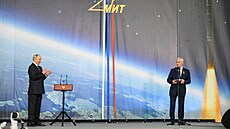 Putin dnes nav�tívil Moskevský institut tepelných technologií. Jeho generálnímu...