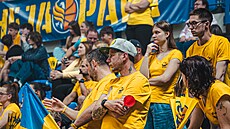 Zadumaní opav�tí fanou�ci b�hem semifinále Maxa NBL.