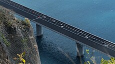 Kdy� se �ekne 200 milion� za kilometr, tak hrozn� to nezní. Jen�e ta suma je...