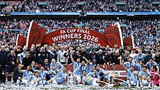 Fotbalisté Manchesteru City slaví zisk Anglického poháru po výh�e nad Chelsea.