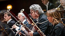 �lenové Symfonického orchestru Bavorského rozhlasu b�hem koncertu Pra�ského...