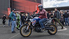 Prezident Petr Pavel na závodech mistrovství sv�ta superbik� v Most� (kv�ten...
